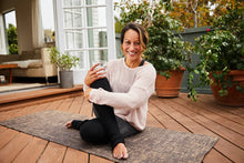 New Menopause Guide Explores How Women Are Using CBD, THC and CBN for Sleep, Mood and Everyday Wellness